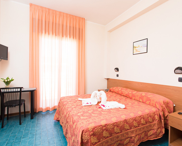 media.Gallery_CameraEconomy_HotelRock_LidodiSavio