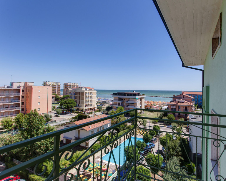 media.Gallery_CameraVista_HotelRock_LidodiSavio